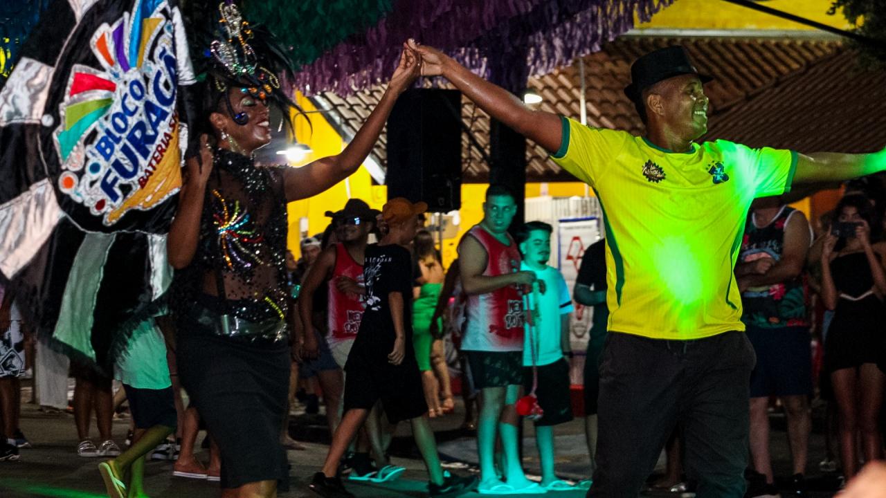 Foto 45 de 238 — Trabiju Folia 2026 arrasta multidão com Bloco Furacão, Santa Maria e DJ Joantony; veja fotos